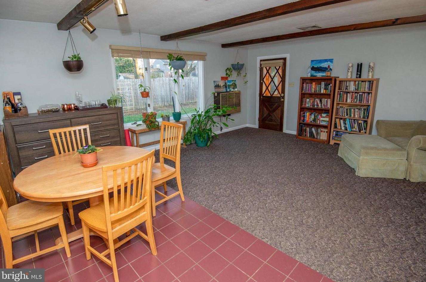 530 Dorchester Ave, Reading PA  19609-2323 exterior