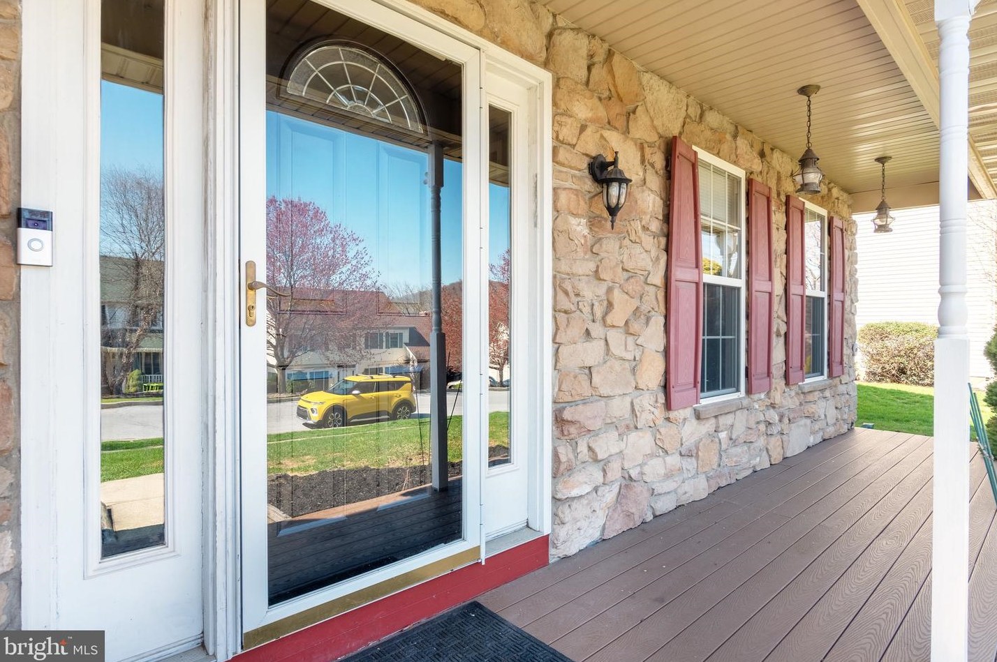 80 Sycamore Dr, Reading, PA 19606-9543