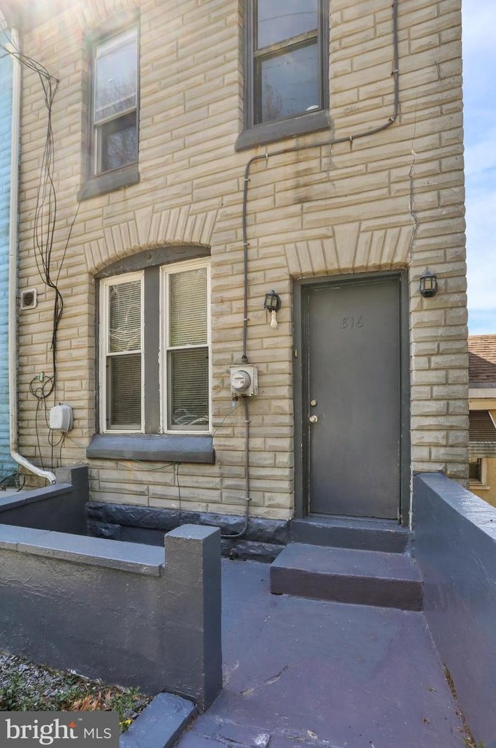 816 9th St, Reading, PA 19604-2417