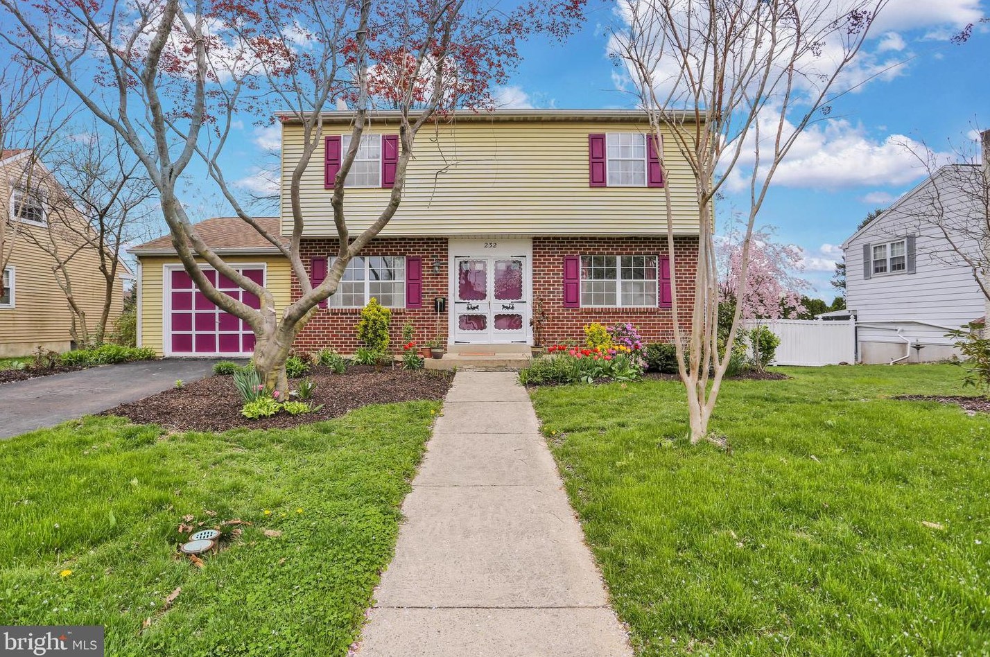 232 Spohn Rd, Reading, PA 19608-1736
