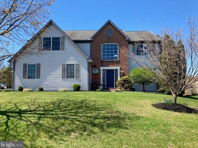 101 Spring View Dr, Douglassville, PA 19518-9587