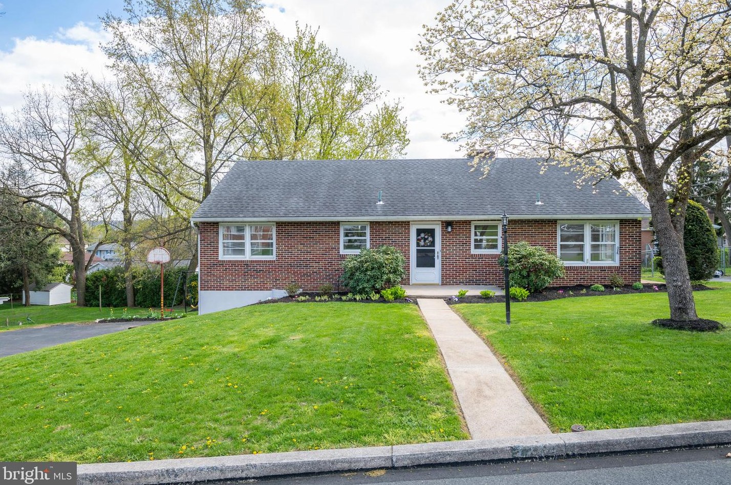 724 Florida Ave, Reading, PA 19605-1510