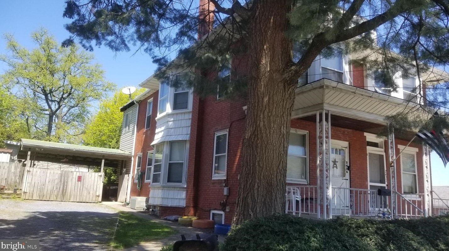 2435 Cumberland Ave, Reading, PA 19606-2019