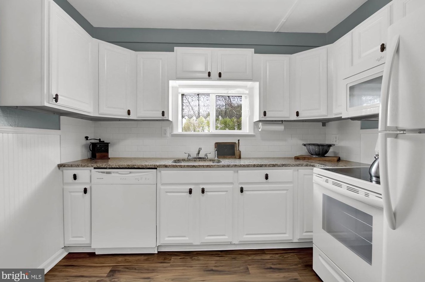 56 Amity Ave, Douglassville PA  19518-8963 exterior