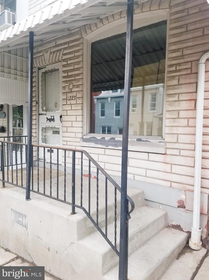 1223 Oley St, Reading, PA 19604-2513