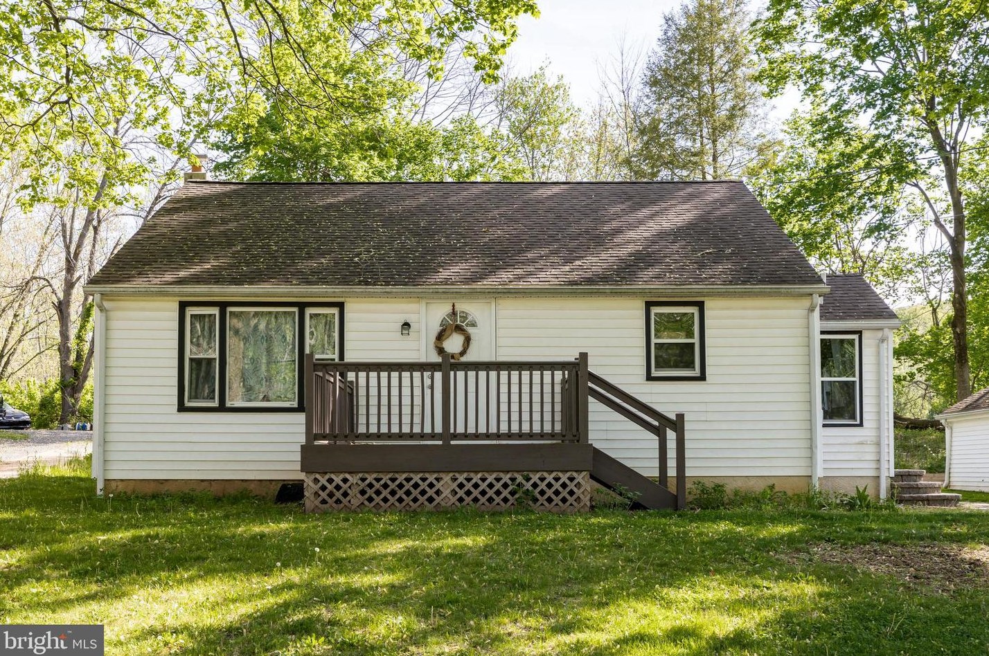 2037 Farmington Ave, Spangsville, PA 19512-8474