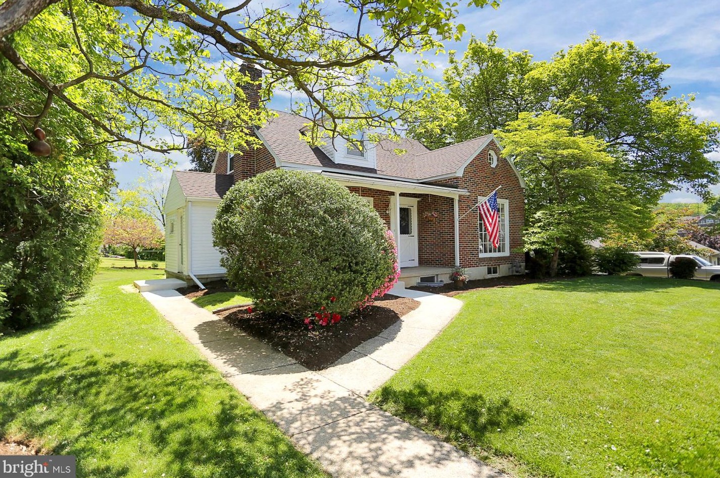 611 Clair St, Reading, PA 19607-1007