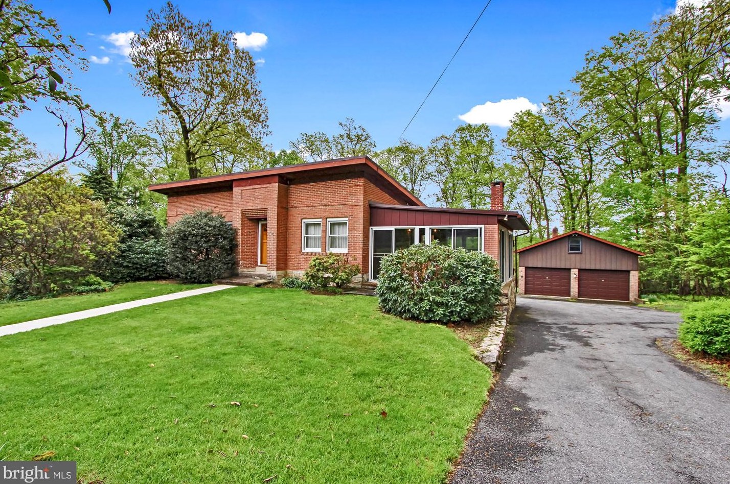 185 Skyline Dr, Reading, PA 19606-8532