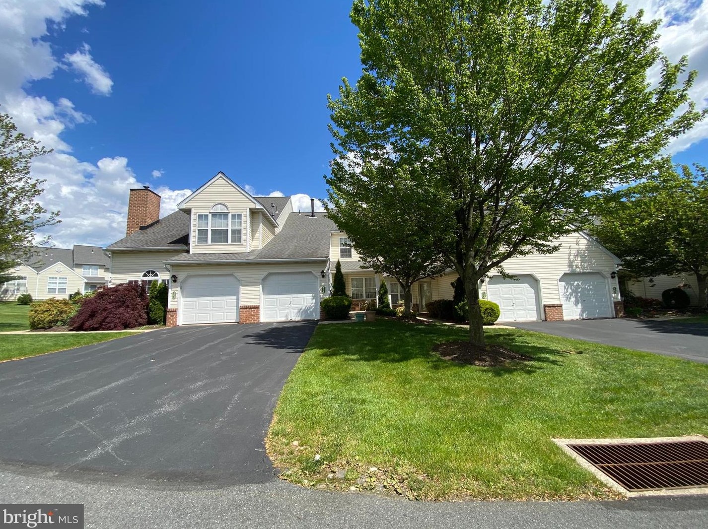 123 Hickory Ln, Reading, PA 19610-1054