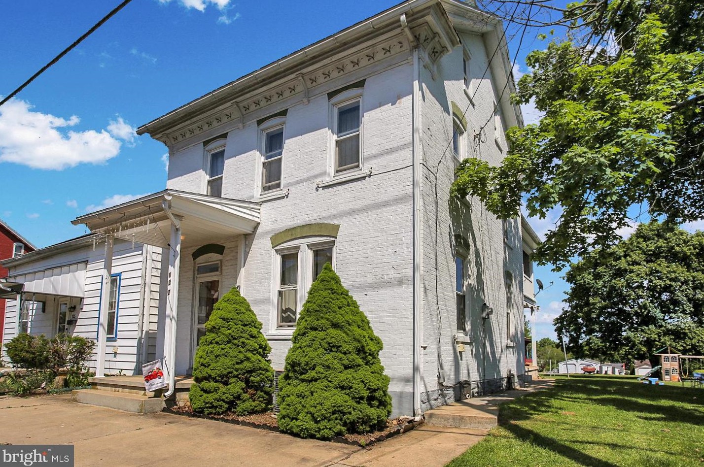 127 S 2nd St, Womelsdorf, PA 19567