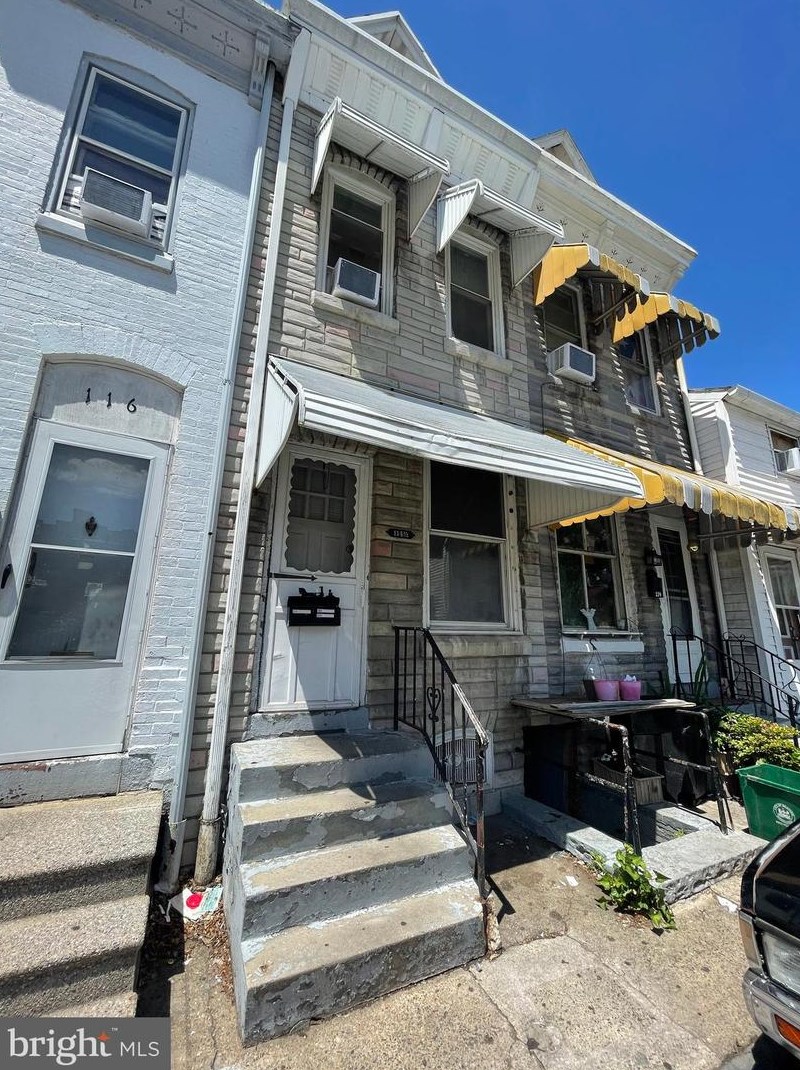 114 Orange St, Reading, PA 19602-1716