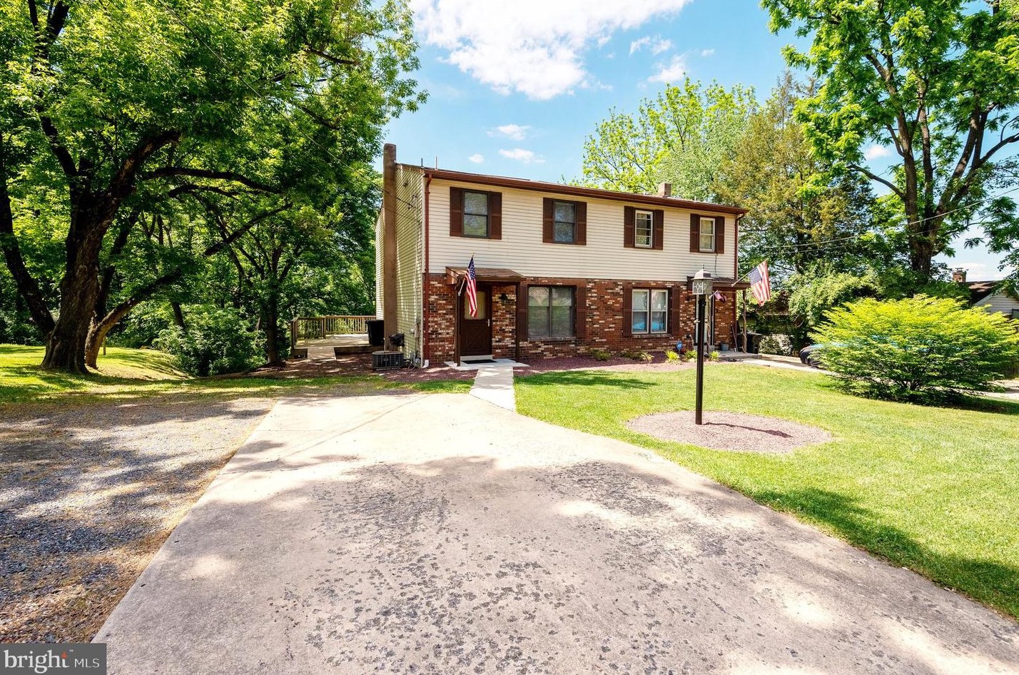 1028 Crestview Ave, Reading, PA 19607-2310