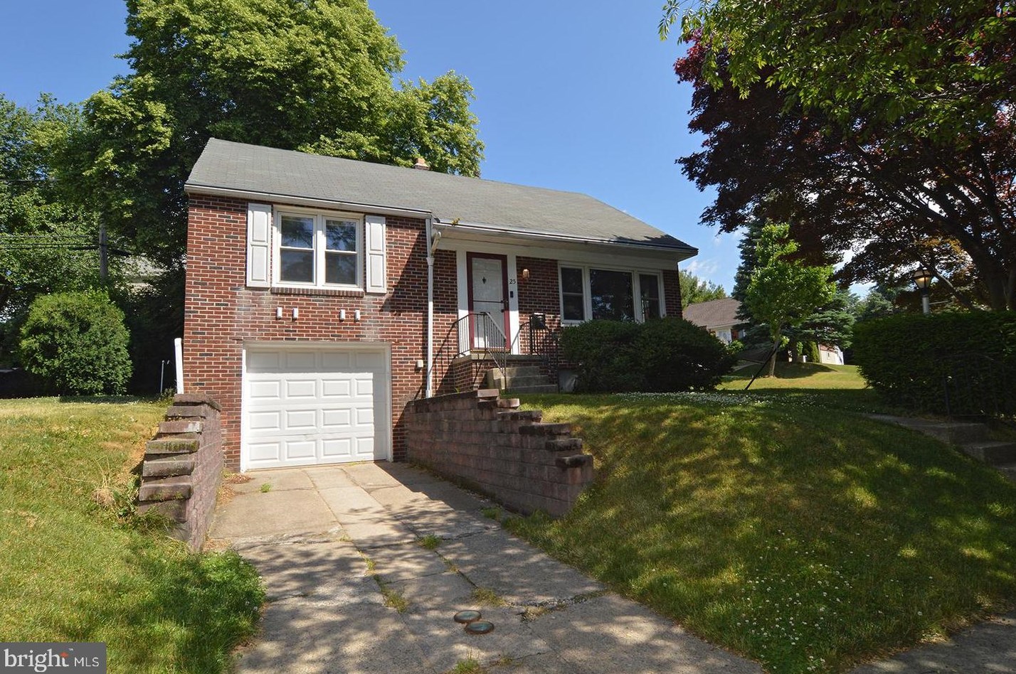 25 Park Rd, Reading, PA 19609