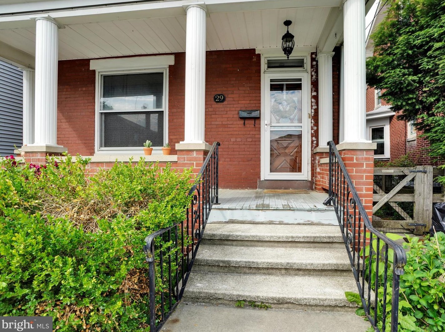 29 Cacoosing Ave, Reading, PA 19608-1101