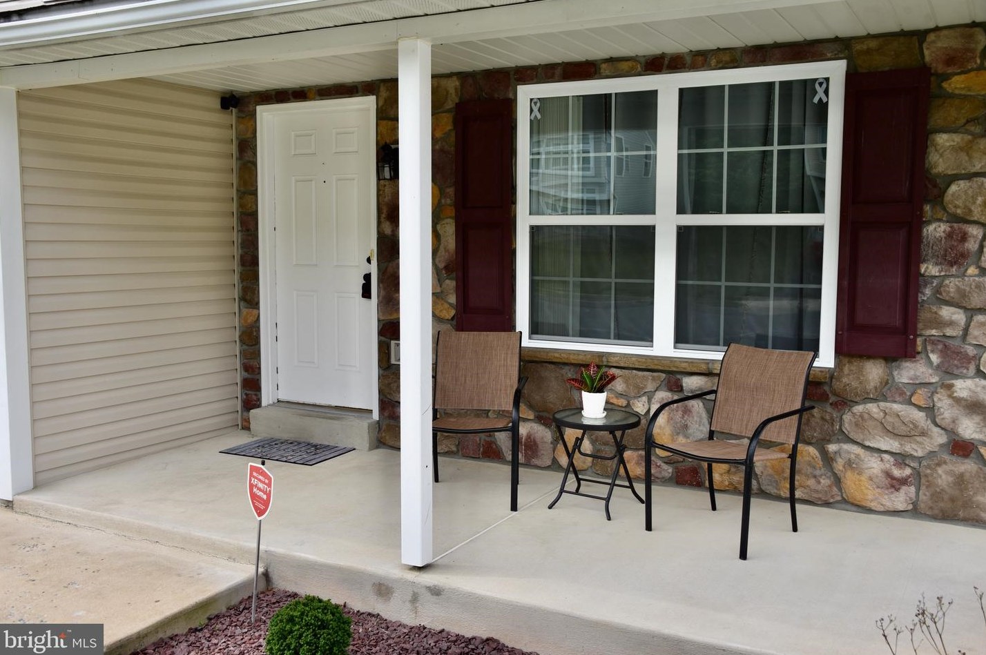 1030 Saylor Dr, Spring Valley, PA 19560