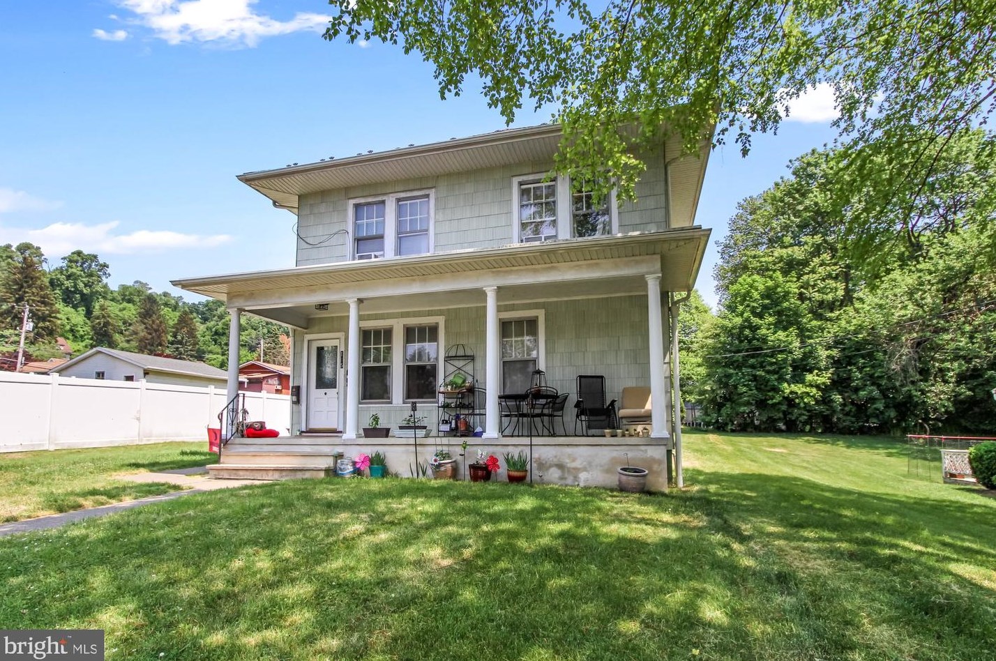 105 Parkview Ave, Reading, PA 19606-1308