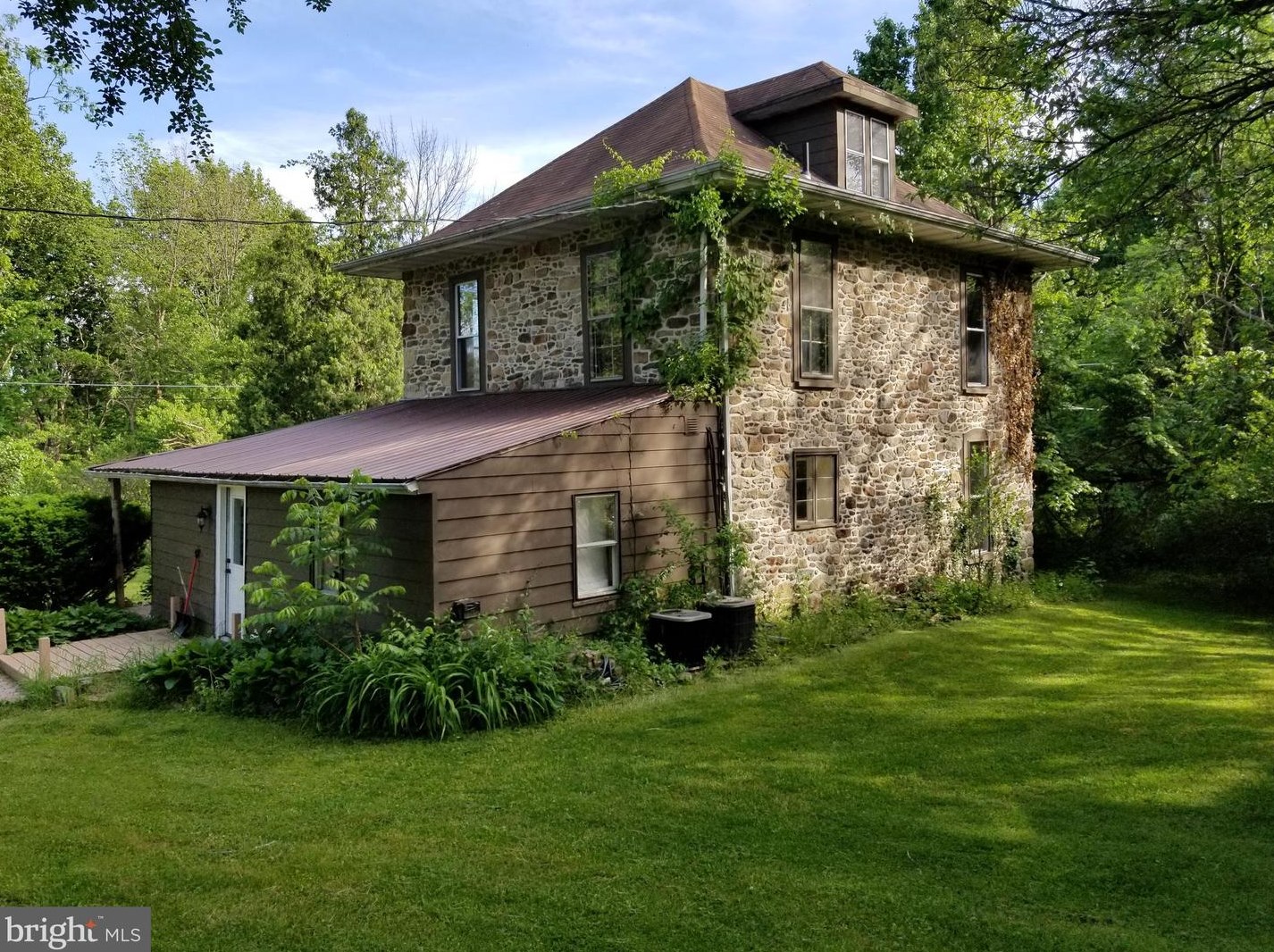 244 Deer Run Rd, Bechtelsville, PA 19505-9306