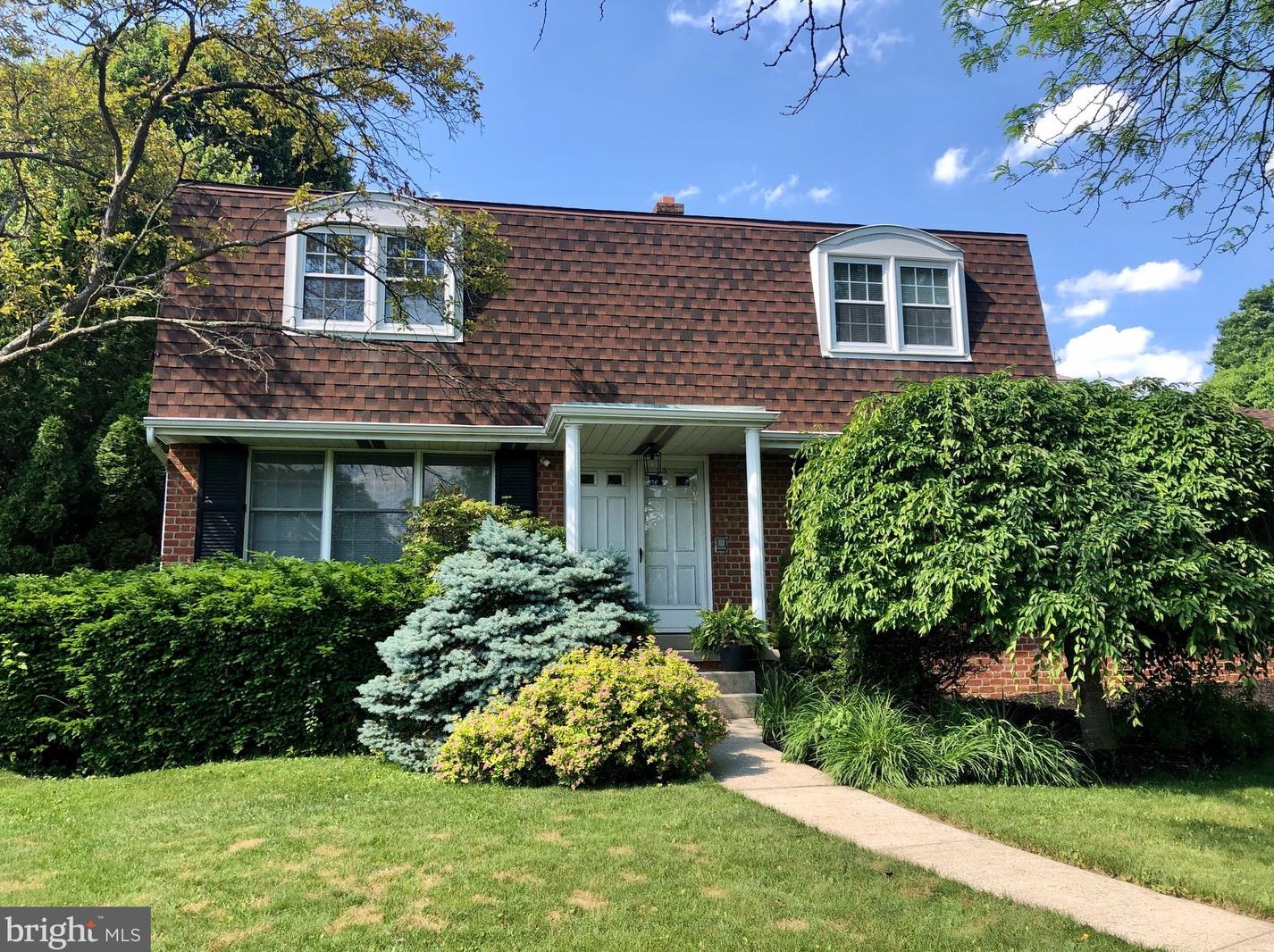 27 Ironstone Dr, Reading, PA 19606-2946