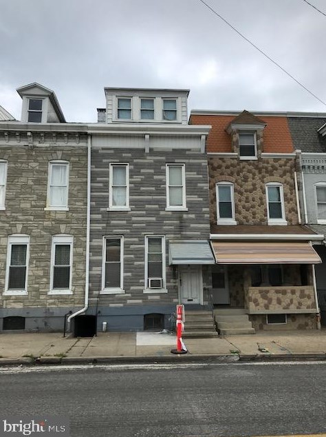 1504 9th St, Reading, PA 19604-1804