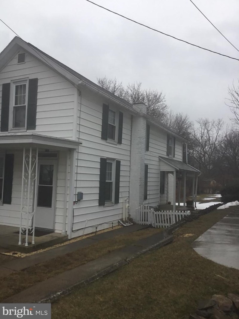 29 S Washington St, Lees Cross Roads, PA 17257