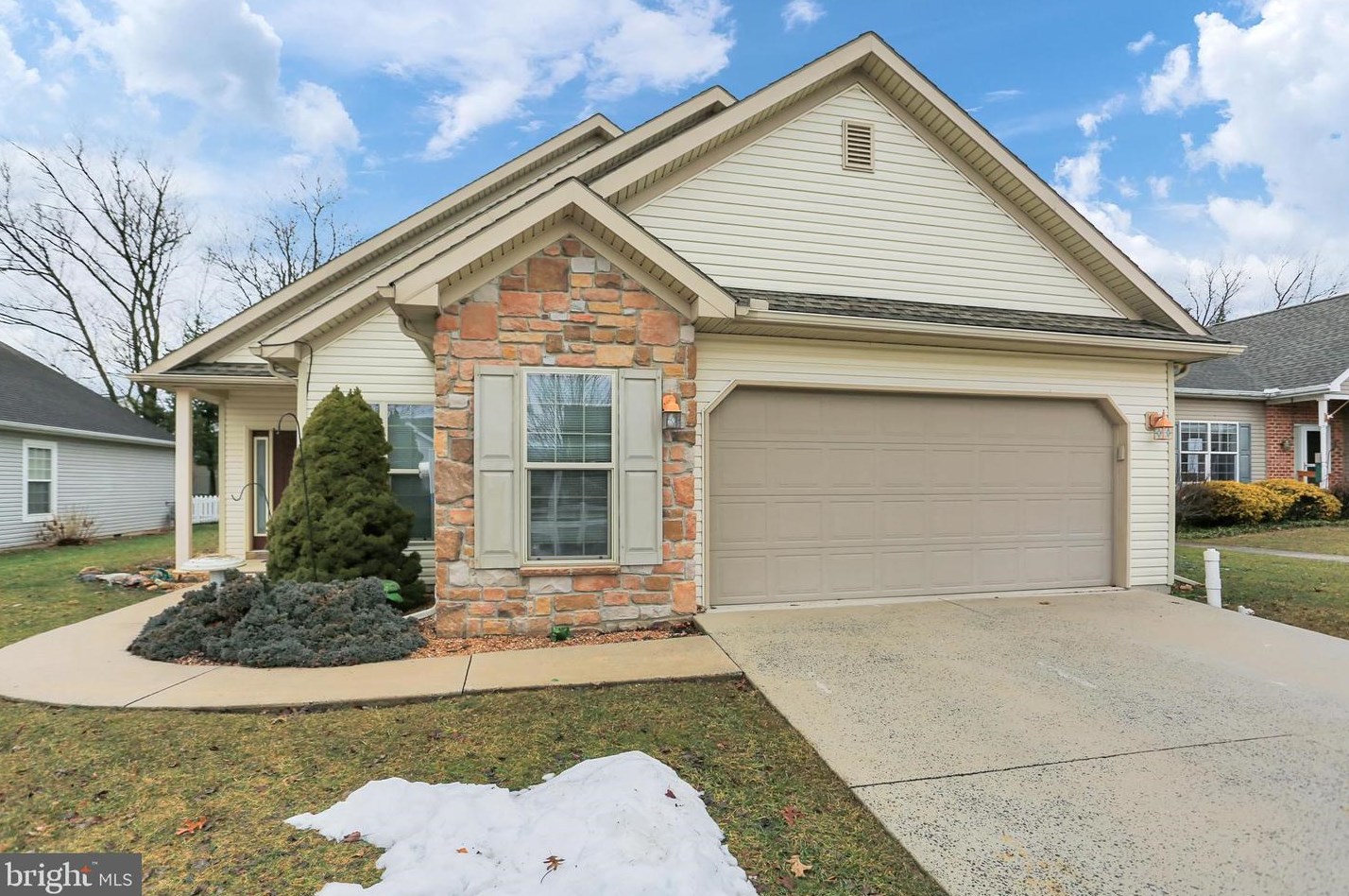 32 Lantern Ln, Lees Cross Roads, PA 17257