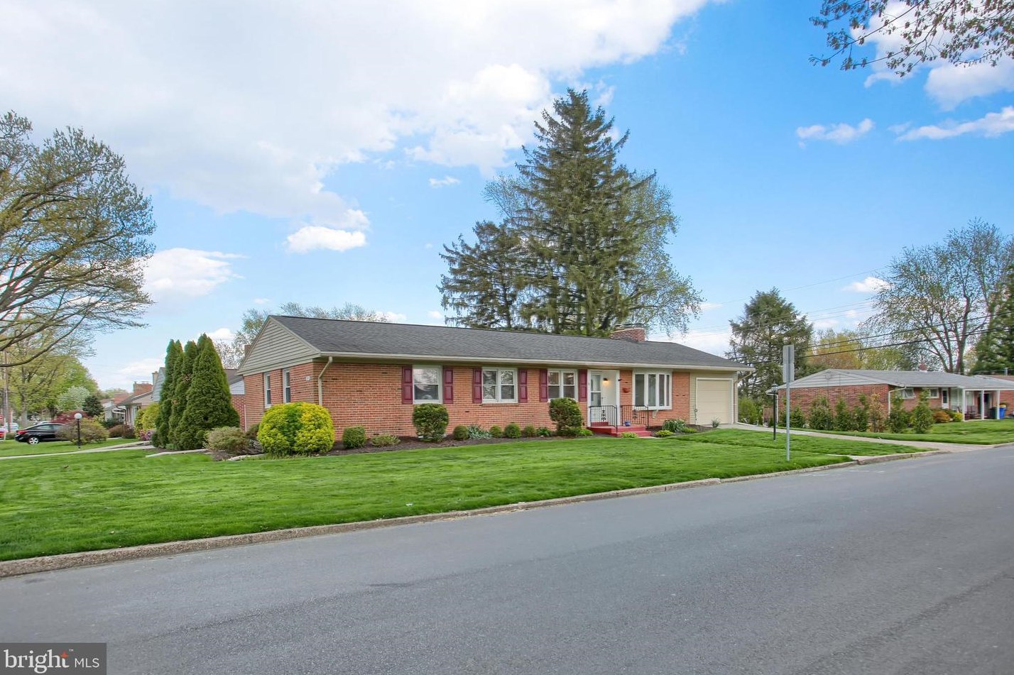 25 Circle Dr, Camp Hill, PA 17011