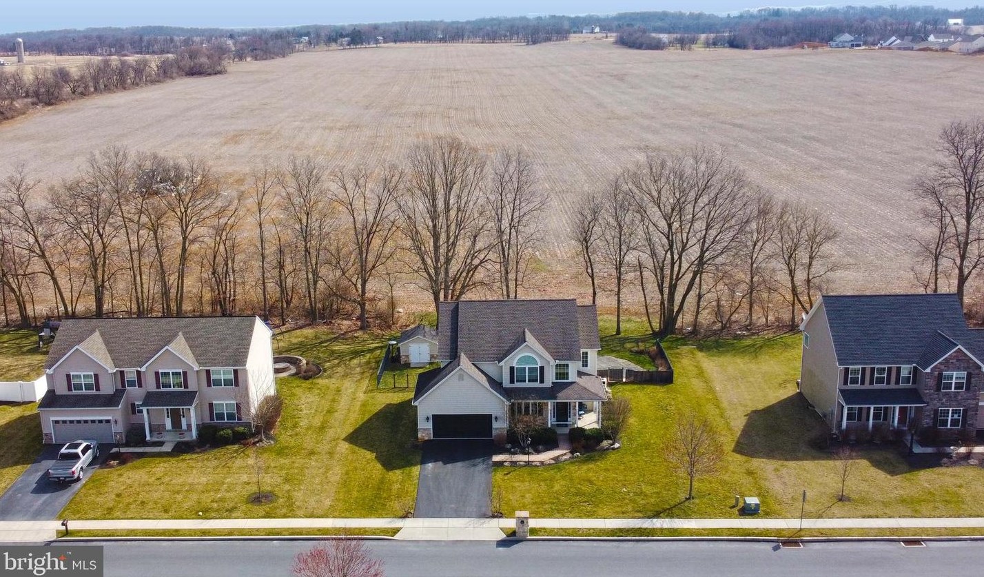 115 Bellows Dr, Carlisle, PA 17015