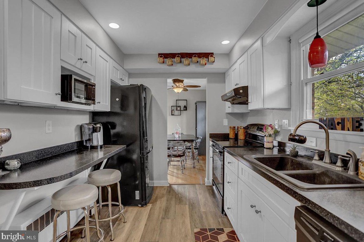 19 Columbia Dr, Camp Hill, PA 17011