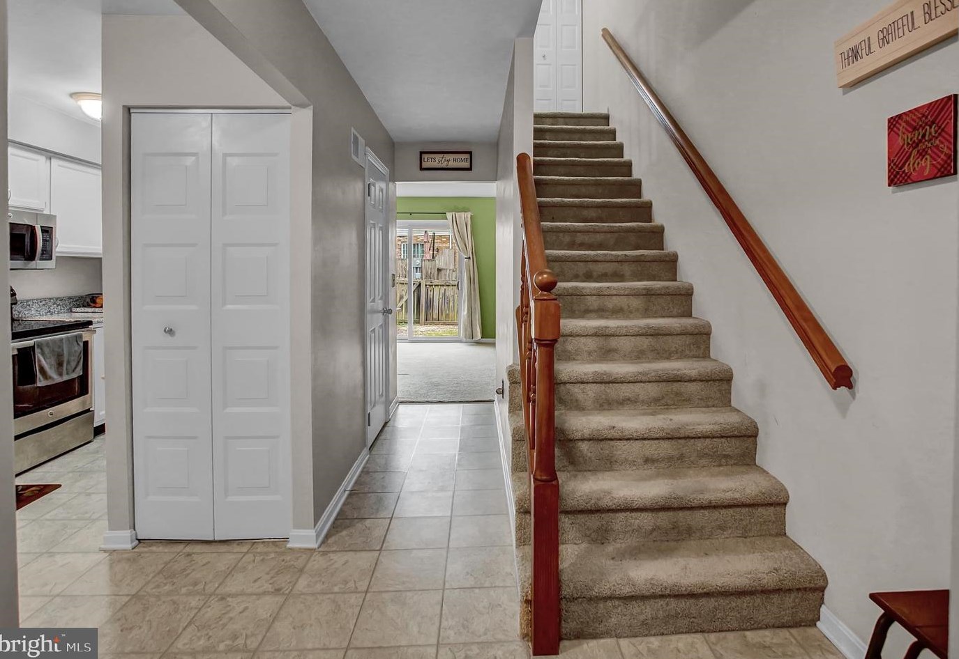 715 Allenview Dr, Navy Sup Dpt, PA 17055