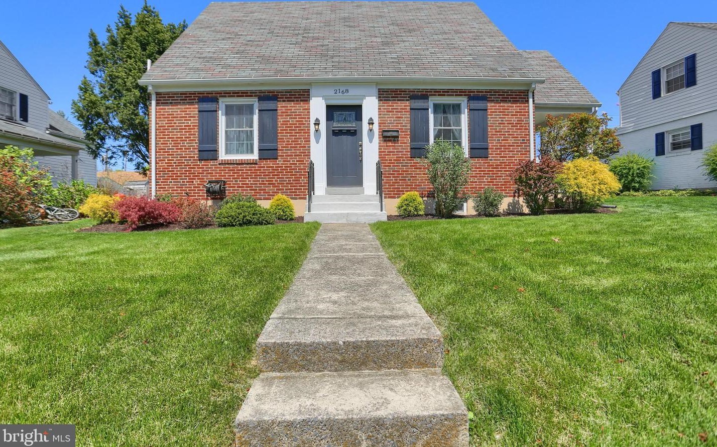 2168 Chestnut St, Camp Hill, PA 17011