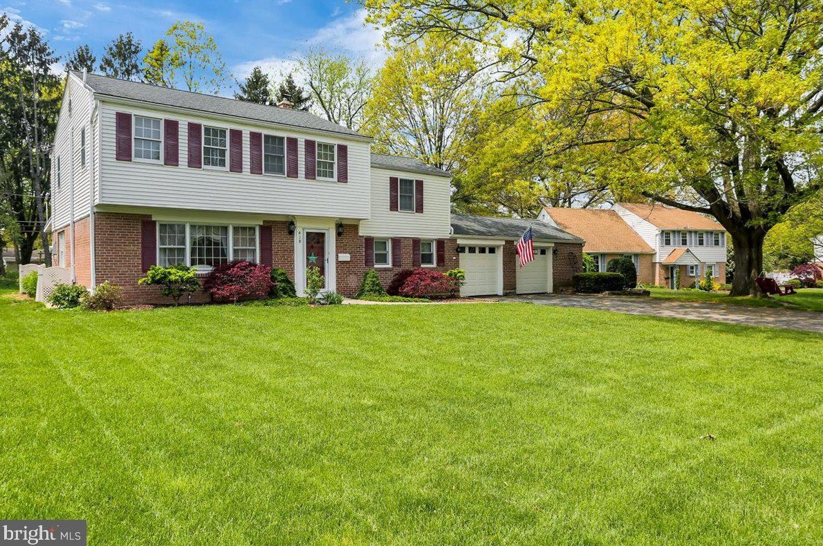 418 Blacklatch Ln, Camp Hill, PA 17011