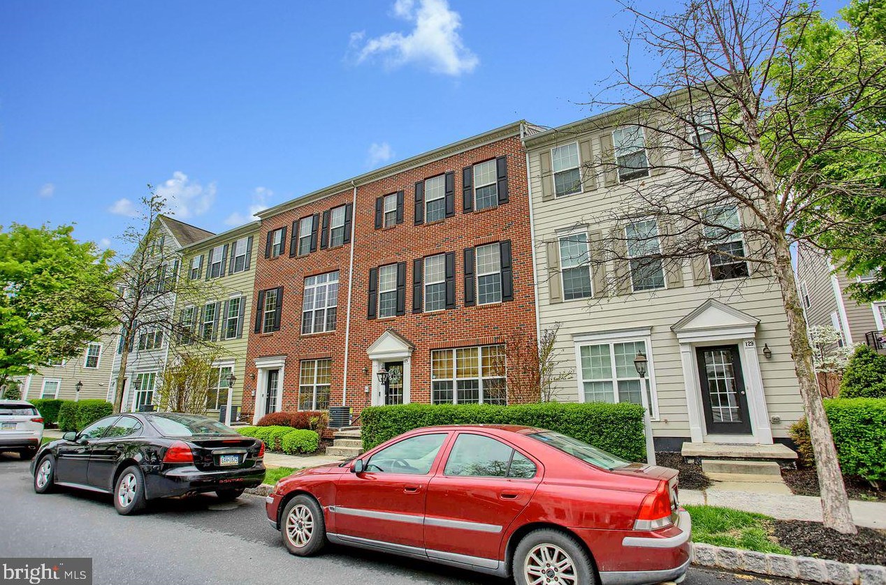127 Summer Ln, Navy Sup Dpt, PA 17050