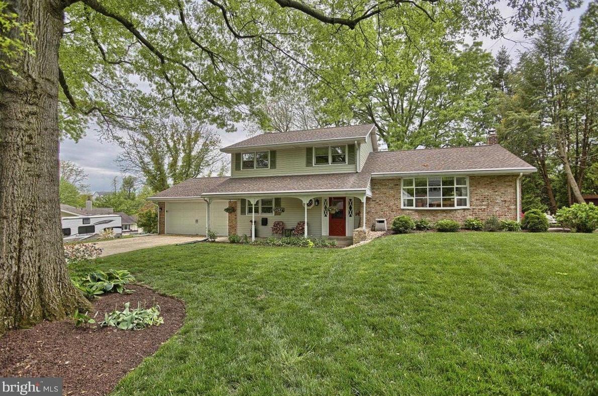 913 Shiremont Dr, Navy Sup Dpt, PA 17050