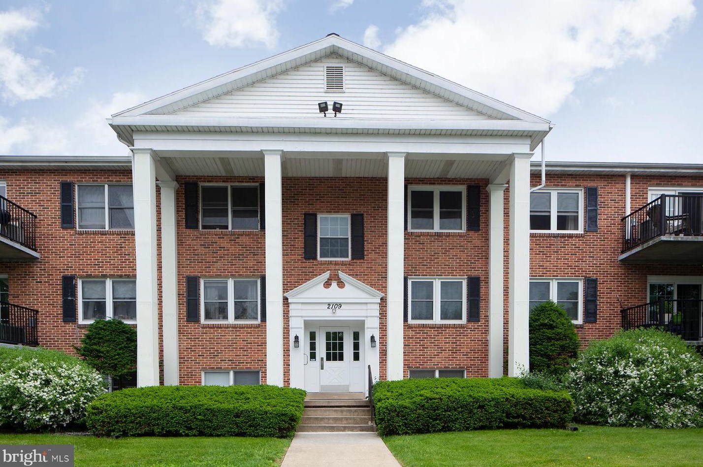 2109 Cedar Run Dr, Camp Hill, PA 17011