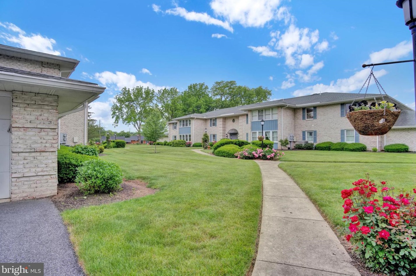 30 Cambridge Ct, Carlisle, PA 17013