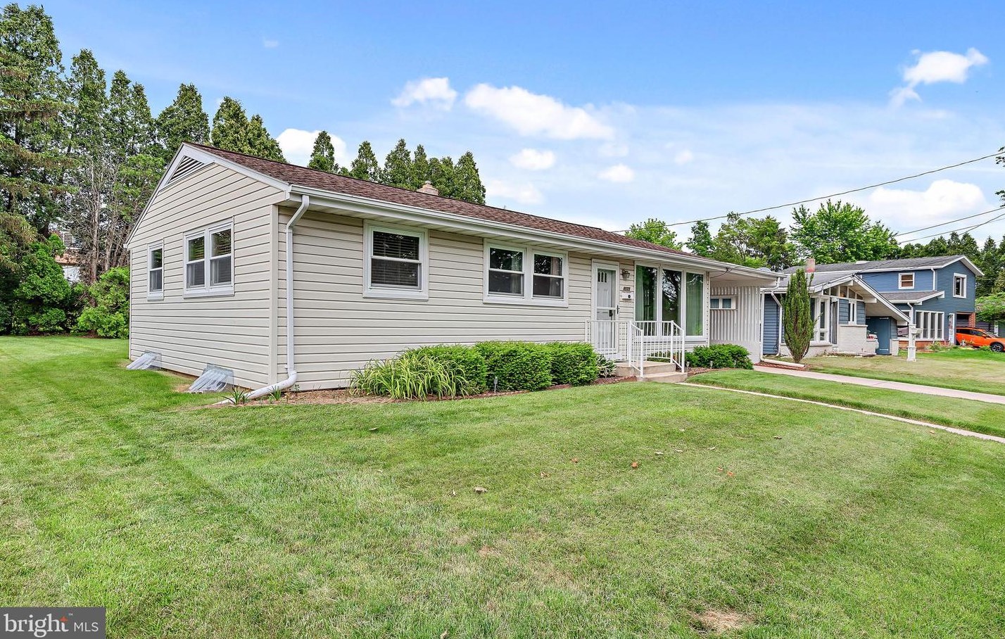 4609 N Clearview Dr, Camp Hill, PA 17011