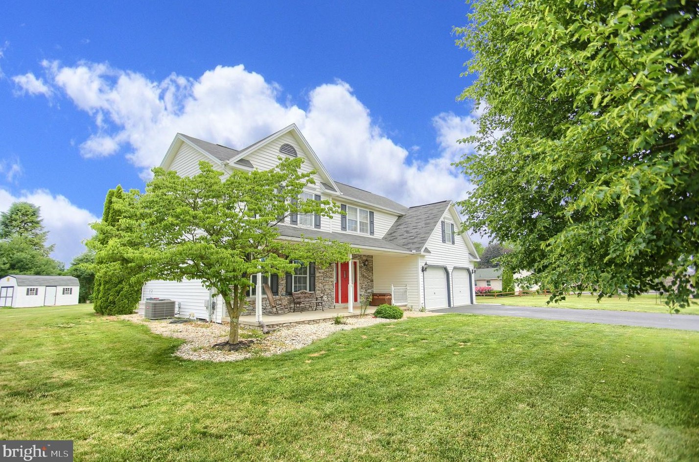 210 Overfield Dr, Carlisle, PA 17015