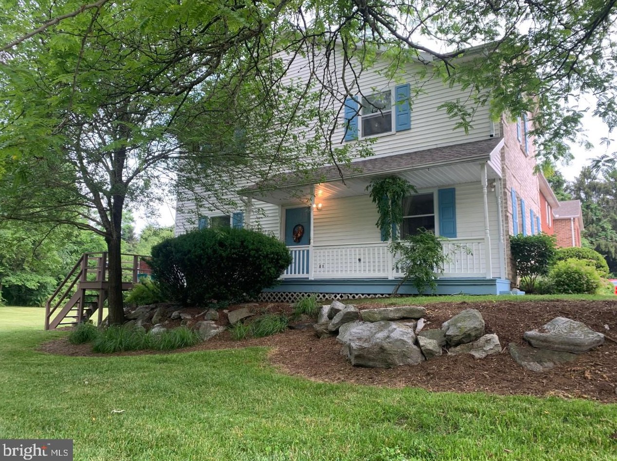 1137 Nanroc Dr, Navy Sup Dpt, PA 17055