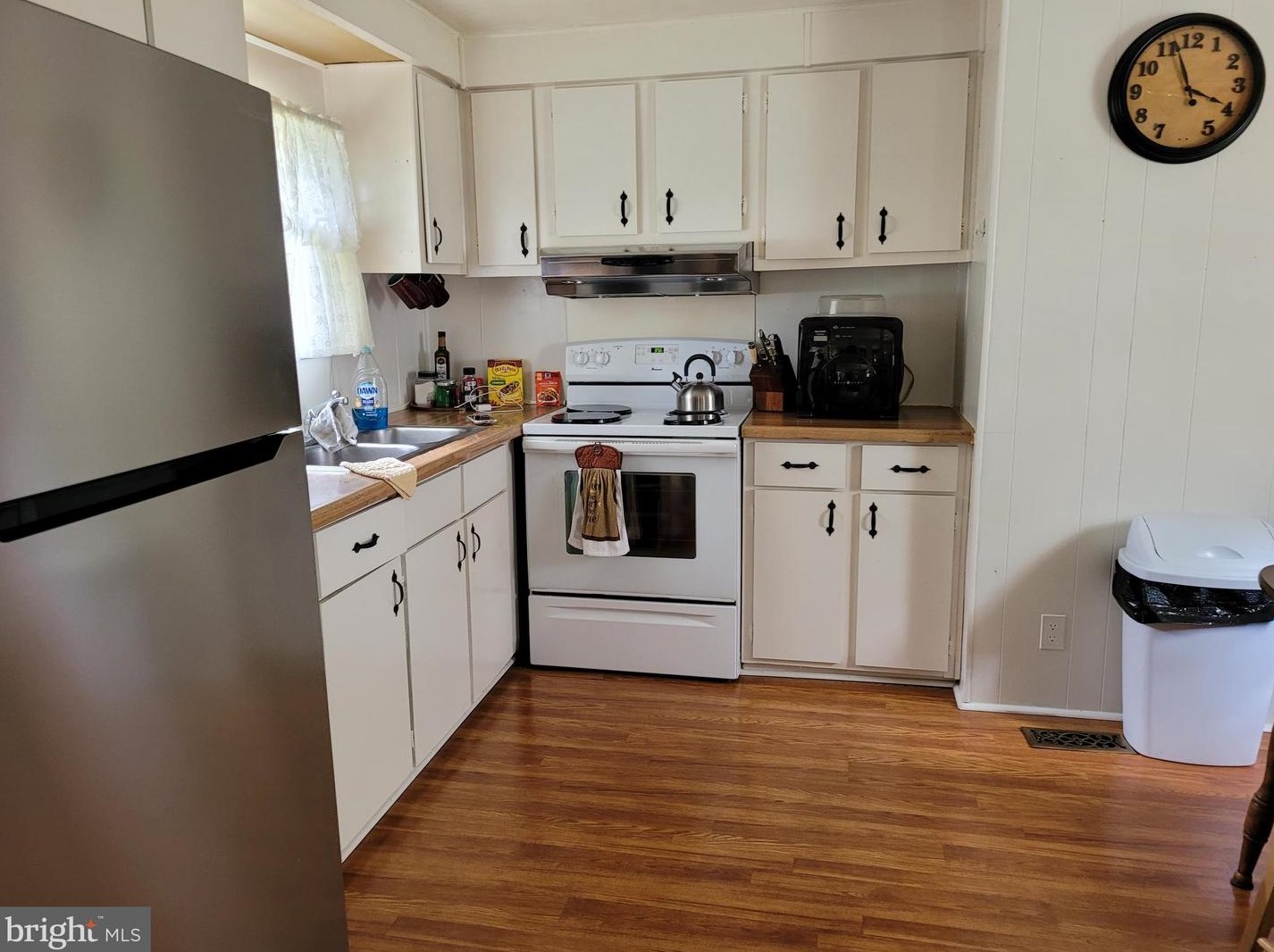302 Raven Ct, Navy Sup Dpt, PA 17050