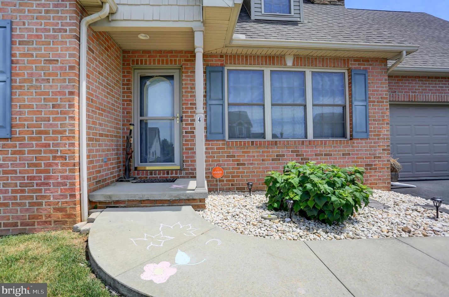 4 Red Hawk Dr, Lees Cross Roads, PA 17257