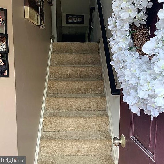 6317 Creekbend Dr, Navy Sup Dpt, PA 17050
