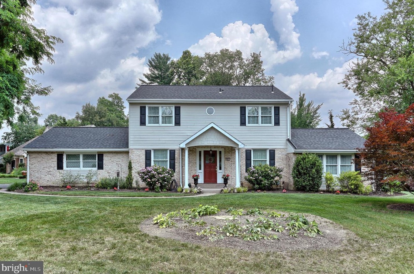 801 Mandy Ln, Camp Hill, PA 17011