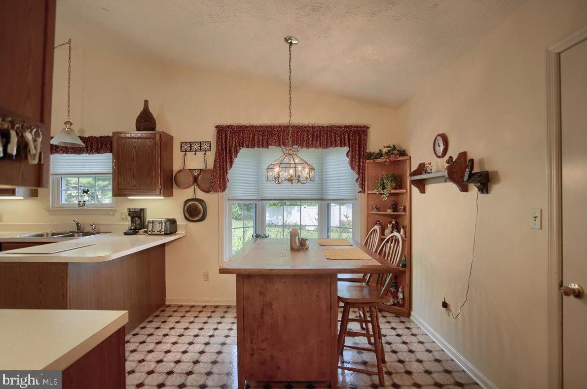 65 Greenspring Dr, Navy Sup Dpt, PA 17050