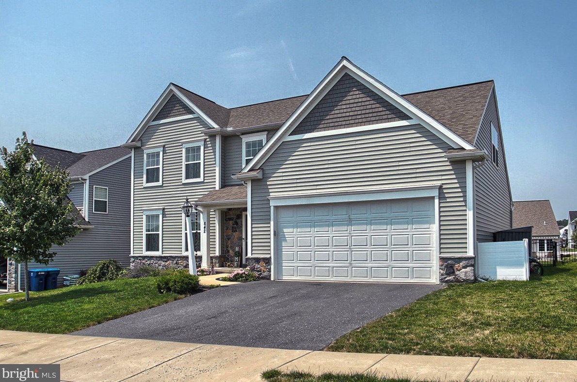 842 Northern Spy Dr, Navy Sup Dpt, PA 17055