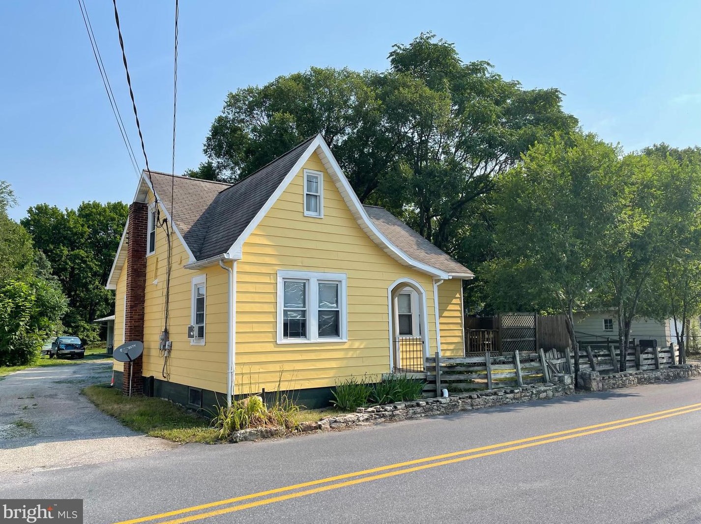 11 Hot Point Ave, Lees Cross Roads, PA 17257