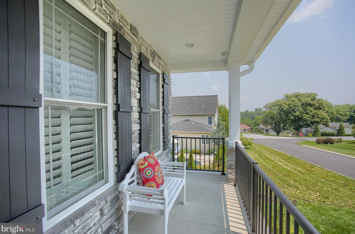 550 Crooked Stick Dr, Navy Sup Dpt, PA 17050