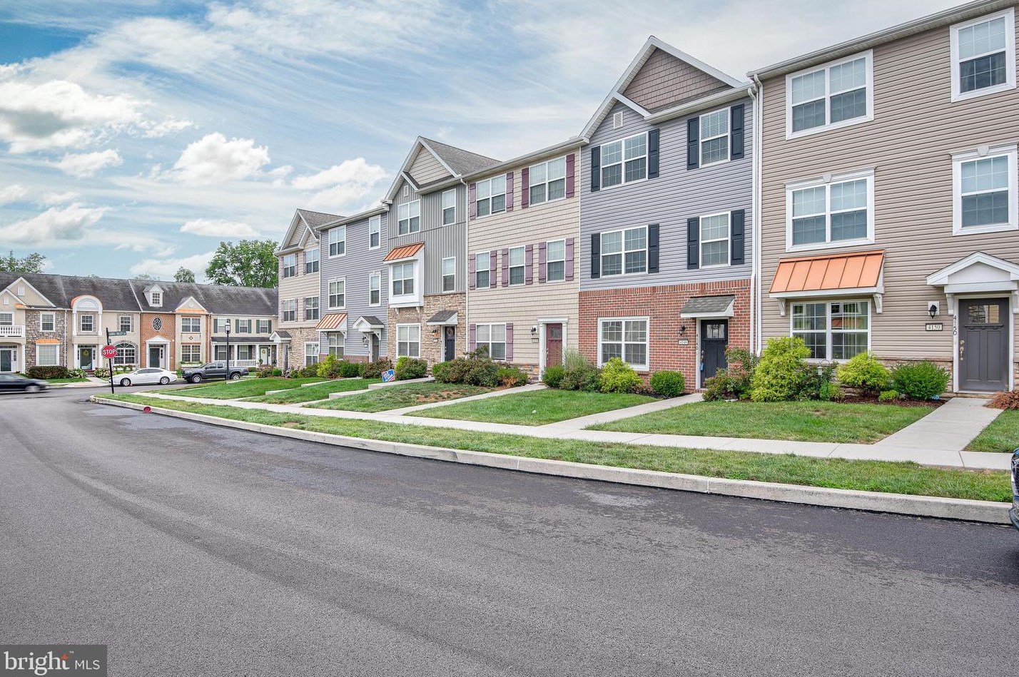 4140 Wild Orchid Ln, West Enola, PA 17025