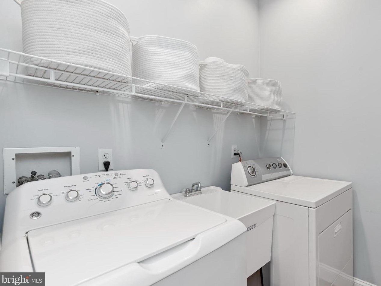 5915 Westover Dr, Navy Sup Dpt PA  17050-6871 exterior