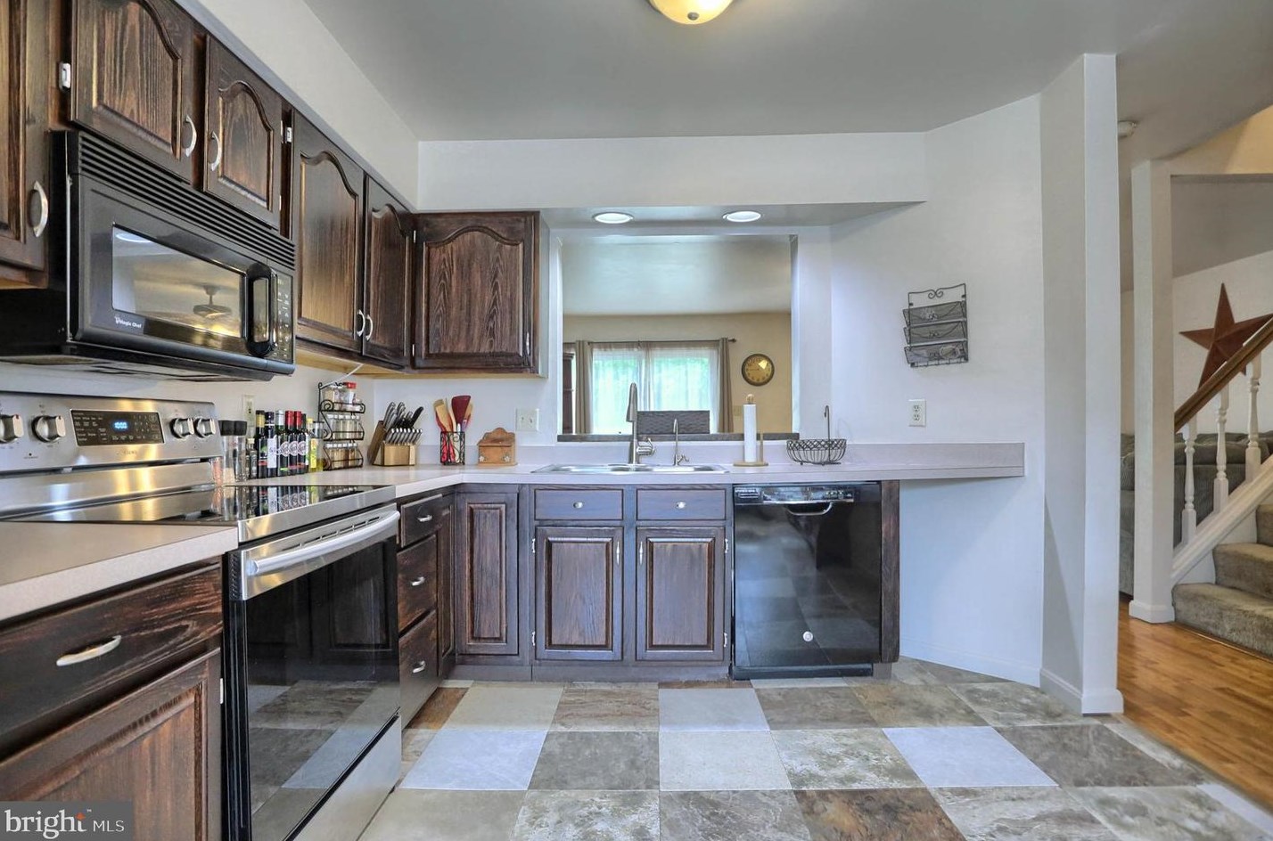 2615 Shingus Cir, Navy Sup Dpt, PA 17055