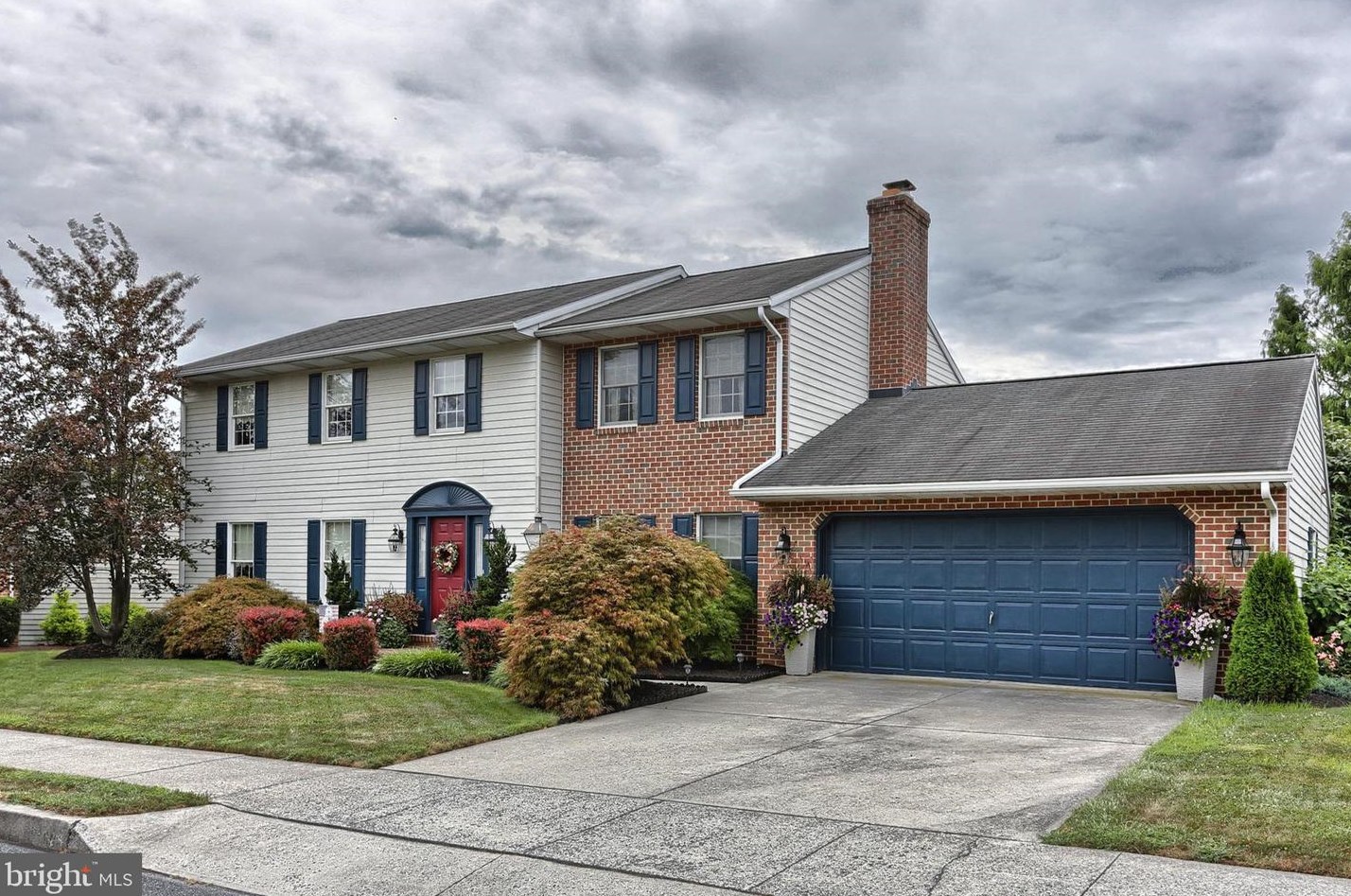 908 Peachtree Dr, Navy Sup Dpt, PA 17055